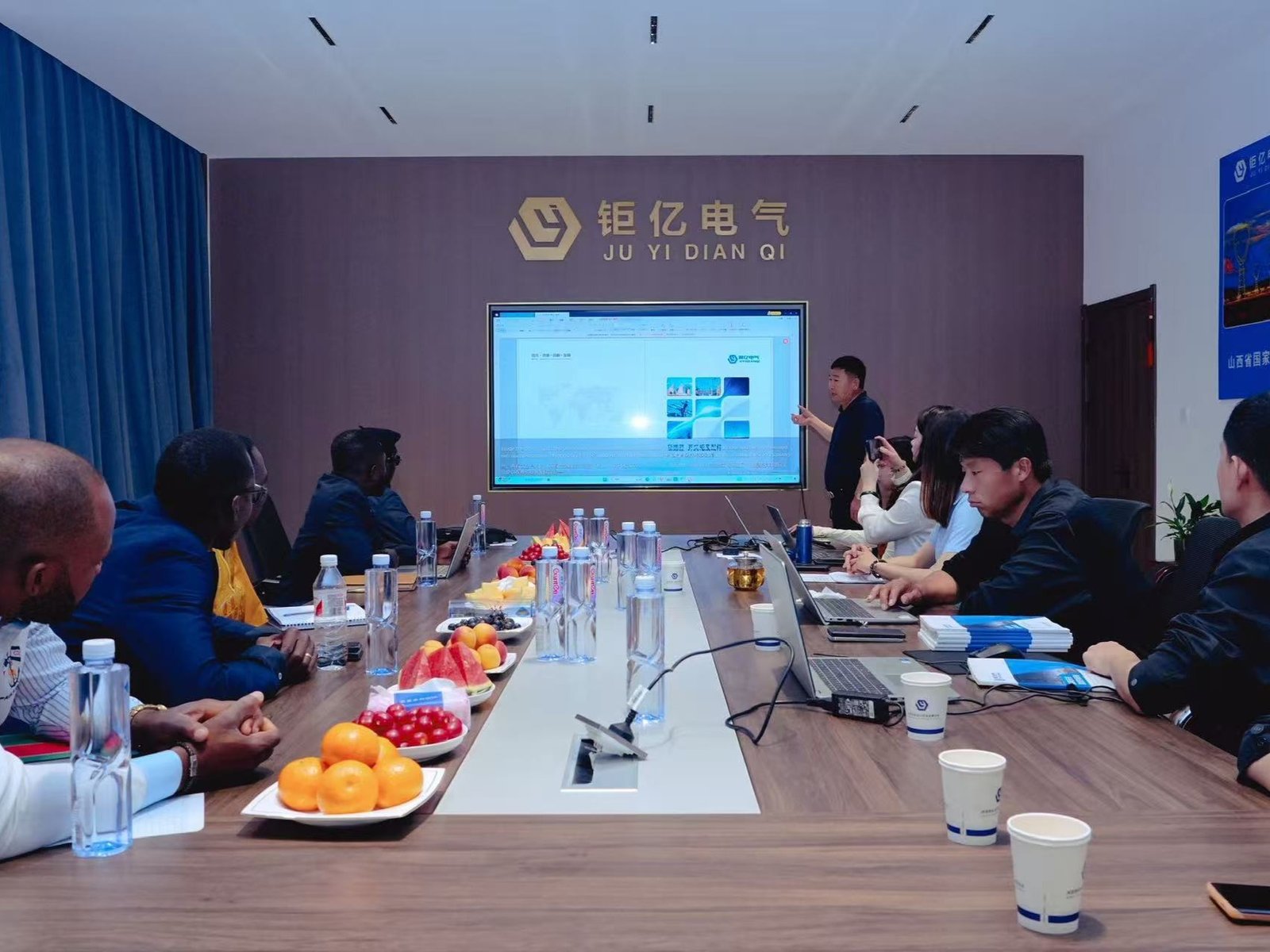 0e23c2d4-b8ea-49b7-a009-06080f63e7e6(1)